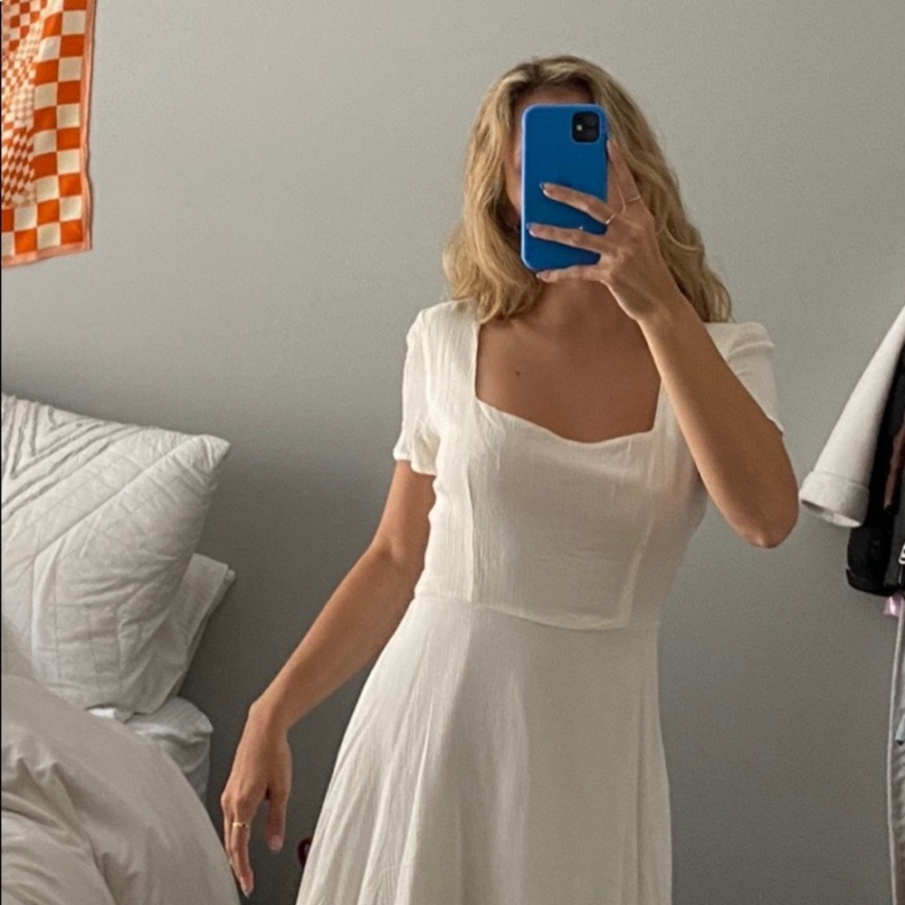 Flows white dress